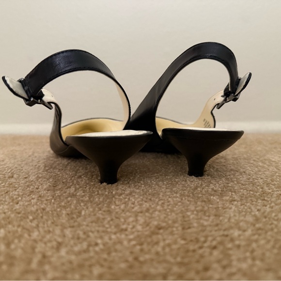 NWOT Anne Klein swing back short heals. Black leather. - Picture 3 of 6